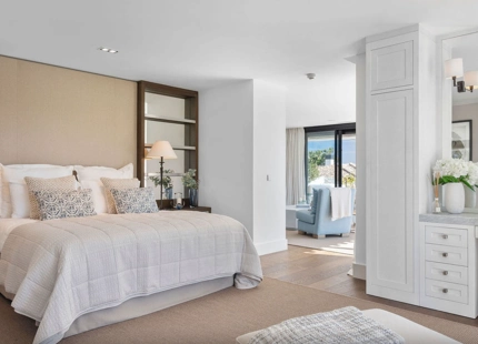 FABULOUS FRONTLINE GOLF VILLA FOR SALE IN LOS NARANJOS, NUEVA ANDALUCIA