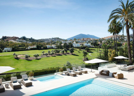 FABULOUS FRONTLINE GOLF VILLA FOR SALE IN LOS NARANJOS, NUEVA ANDALUCIA