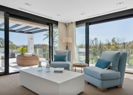 FABULOUS FRONTLINE GOLF VILLA FOR SALE IN LOS NARANJOS, NUEVA ANDALUCIA