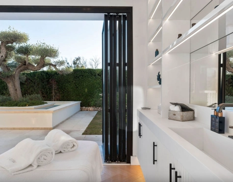 Villa en venta en Los Naranjos Golf, Nueva Andalucia
