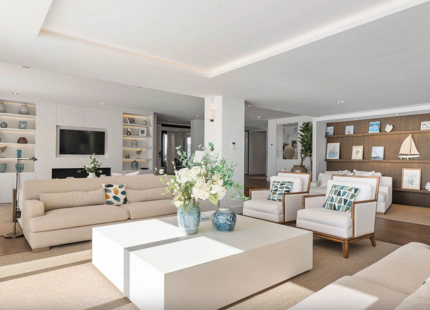 FABULOUS FRONTLINE GOLF VILLA FOR SALE IN LOS NARANJOS, NUEVA ANDALUCIA