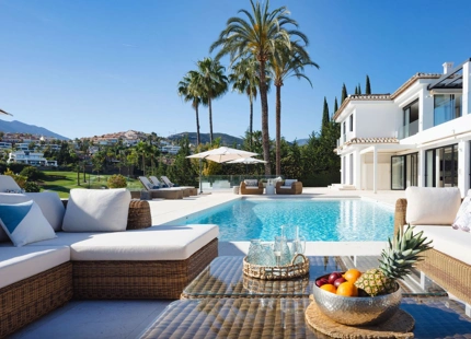 FABULOUS FRONTLINE GOLF VILLA FOR SALE IN LOS NARANJOS, NUEVA ANDALUCIA