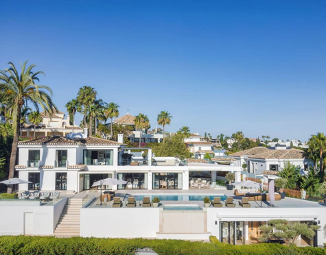 Villa en venta en Los Naranjos Golf, Nueva Andalucia
