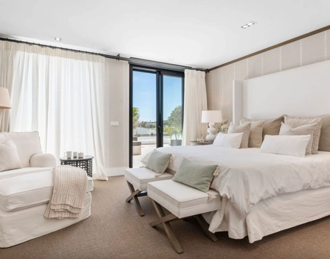 Villa en venta en Los Naranjos Golf, Nueva Andalucia
