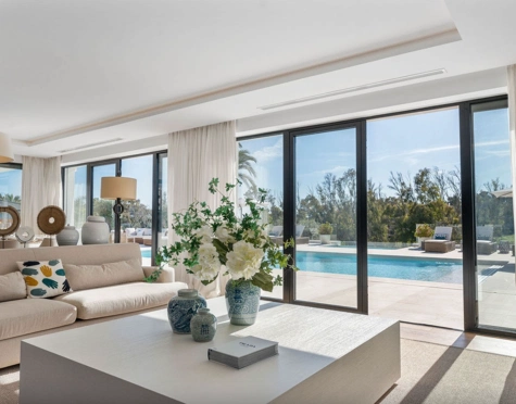 Villa en venta en Los Naranjos Golf, Nueva Andalucia