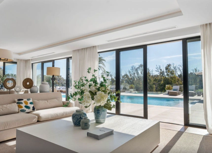 FABULOUS FRONTLINE GOLF VILLA FOR SALE IN LOS NARANJOS, NUEVA ANDALUCIA