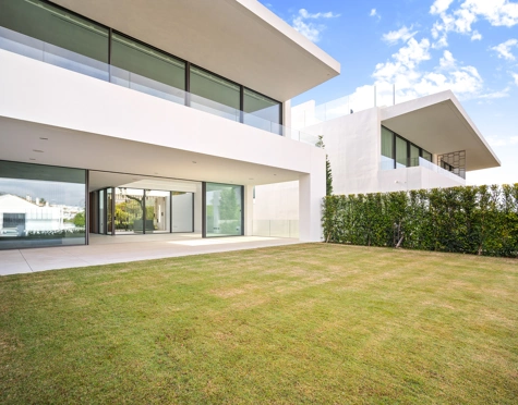 Semi Detached Villa for sale in Marbella Golden Mile