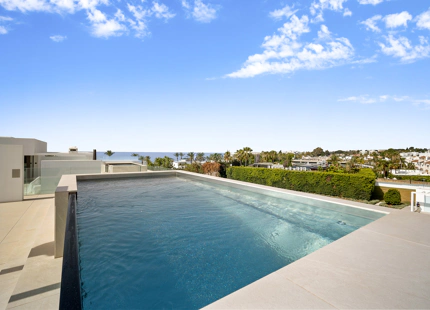 VILLA NUEVA EN VENTA EN LA MILLA DE ORO, MARBELLA