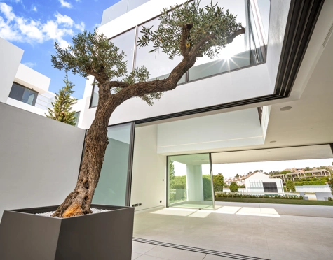Semi Detached Villa for sale in Marbella Golden Mile
