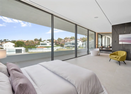 VILLA NUEVA EN VENTA EN LA MILLA DE ORO, MARBELLA