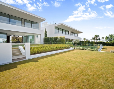 Semi Detached Villa for sale in Marbella Golden Mile