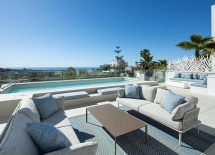 VILLA MODERNA CON IMPRESIONANTES AMENIDADES EN VENTA EN LA QUINTA