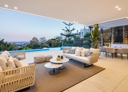 VILLA MODERNA CON IMPRESIONANTES AMENIDADES EN VENTA EN LA QUINTA