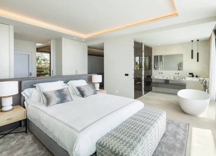 VILLA MODERNA CON IMPRESIONANTES AMENIDADES EN VENTA EN LA QUINTA