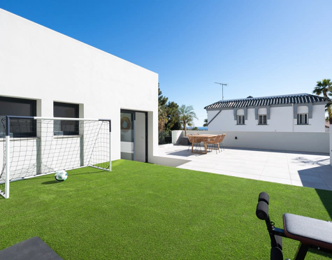 Villa for sale in Nueva Andalucia, Marbella
