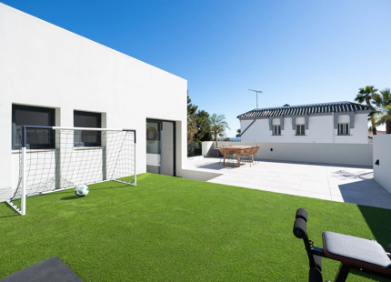 VILLA MODERNA EN VENTA EN NUEVA ANDALUCÍA