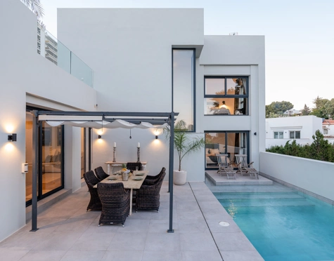 VILLA MODERNA EN VENTA EN NUEVA ANDALUCÍA