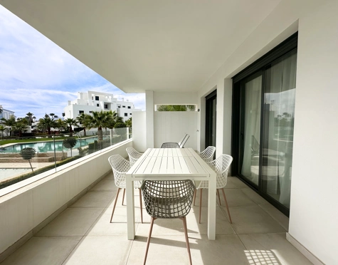Apartamento en venta en El Campanario, Estepona East