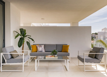 APARTAMENTO TRANQUILO DE DOS DORMITORIOS EN VENTA EN ESTEPONA