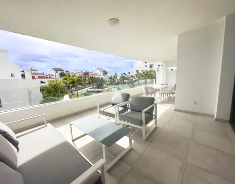 Apartamento en venta en El Campanario, Estepona East