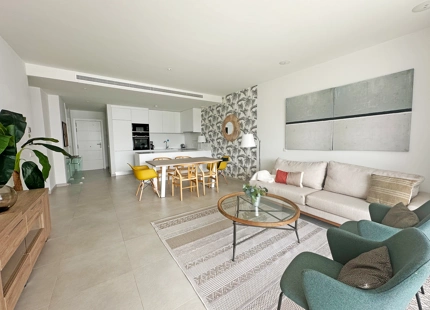 APARTAMENTO TRANQUILO DE DOS DORMITORIOS EN VENTA EN ESTEPONA