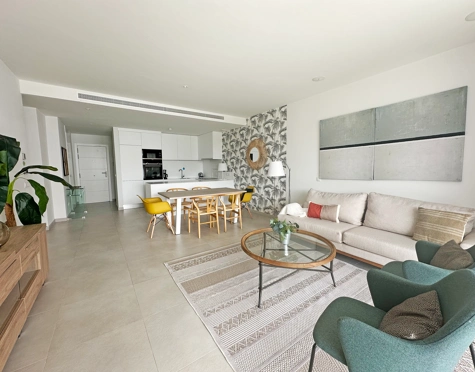 Apartamento en venta en El Campanario, Estepona East