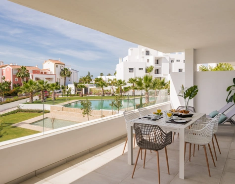 Apartamento en venta en El Campanario, Estepona East