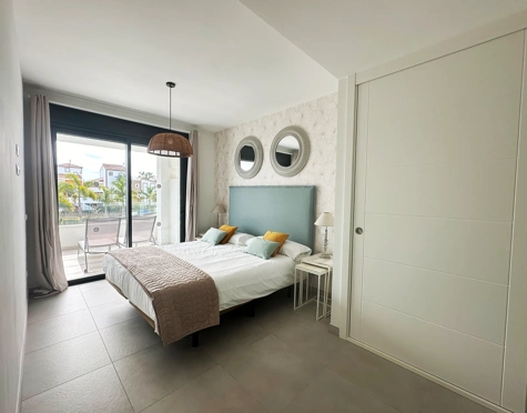 Apartamento en venta en El Campanario, Estepona East