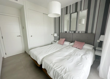 APARTAMENTO TRANQUILO DE DOS DORMITORIOS EN VENTA EN ESTEPONA