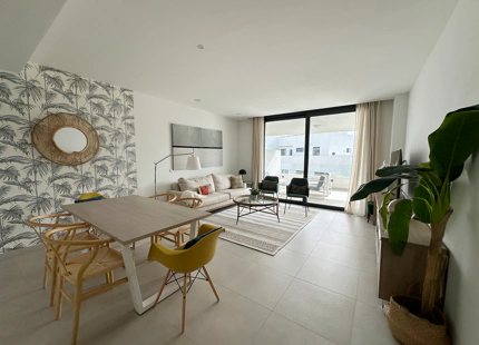 APARTAMENTO TRANQUILO DE DOS DORMITORIOS EN VENTA EN ESTEPONA