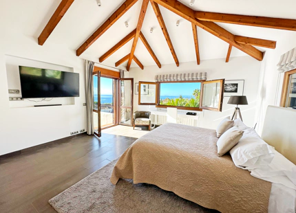 ENCANTADORA VILLA ANDALUZA EN VENTA EN SIERRA BLANCA, MARBELLA