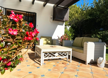 ENCANTADORA VILLA ANDALUZA EN VENTA EN SIERRA BLANCA, MARBELLA
