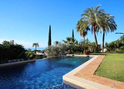 ENCANTADORA VILLA ANDALUZA EN VENTA EN SIERRA BLANCA, MARBELLA