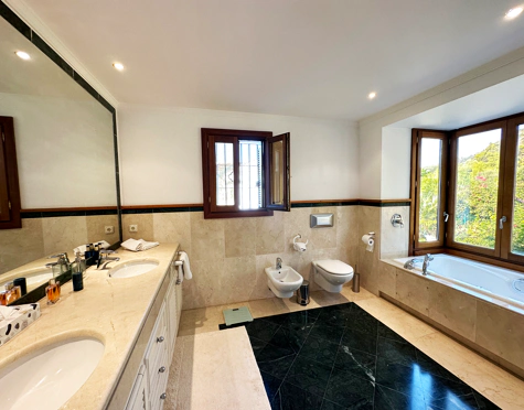 Villa en venta en Sierra Blanca, Marbella Golden Mile