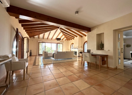 ENCANTADORA VILLA ANDALUZA EN VENTA EN SIERRA BLANCA, MARBELLA