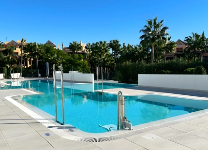 APARTAMENTO DE DISEÑO EN VENTA EN CAMPANARIO HILLS ESTEPONA