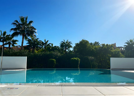 APARTAMENTO DE DISEÑO EN VENTA EN CAMPANARIO HILLS ESTEPONA