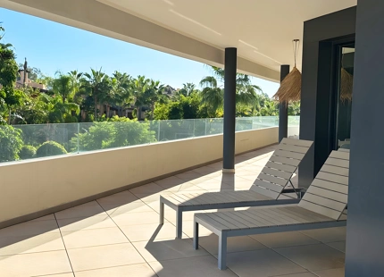 APARTAMENTO DE DISEÑO EN VENTA EN CAMPANARIO HILLS ESTEPONA