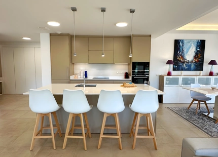 APARTAMENTO DE DISEÑO EN VENTA EN CAMPANARIO HILLS ESTEPONA