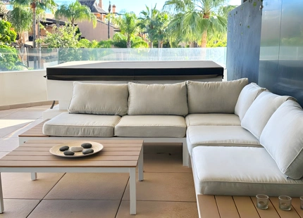 APARTAMENTO DE DISEÑO EN VENTA EN CAMPANARIO HILLS ESTEPONA