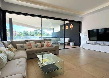 APARTAMENTO DE DISEÑO EN VENTA EN CAMPANARIO HILLS ESTEPONA