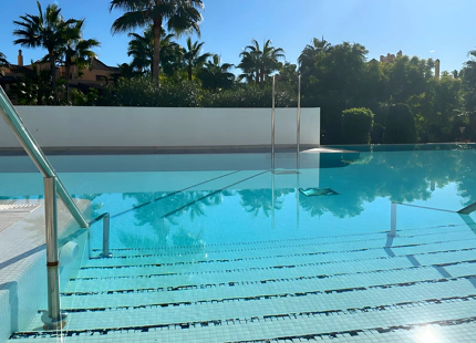 APARTAMENTO DE DISEÑO EN VENTA EN CAMPANARIO HILLS ESTEPONA