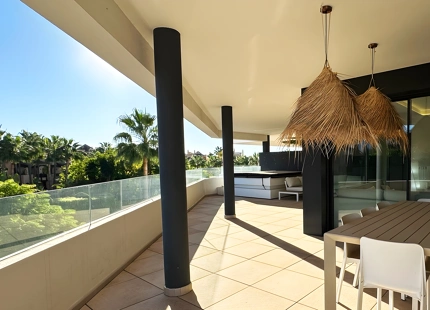 APARTAMENTO DE DISEÑO EN VENTA EN CAMPANARIO HILLS ESTEPONA