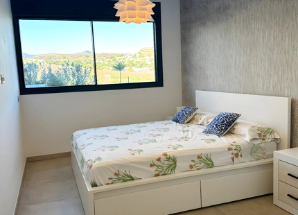 APARTAMENTO DE DISEÑO EN VENTA EN CAMPANARIO HILLS ESTEPONA