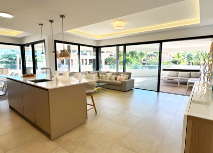 APARTAMENTO DE DISEÑO EN VENTA EN CAMPANARIO HILLS ESTEPONA