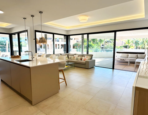 Apartamento en venta en El Campanario Hills, Estepona East