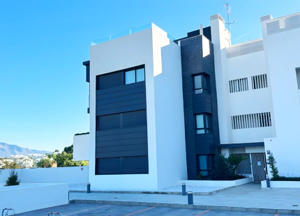 APARTAMENTO DE DISEÑO EN VENTA EN CAMPANARIO HILLS ESTEPONA