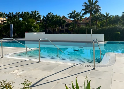 APARTAMENTO DE DISEÑO EN VENTA EN CAMPANARIO HILLS ESTEPONA