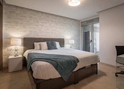 CONTEMPORARY APARTMENT WITH PANORAMIC VIEWS FOR SALE IN BENAHAVIS