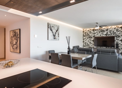CONTEMPORARY APARTMENT WITH PANORAMIC VIEWS FOR SALE IN BENAHAVIS